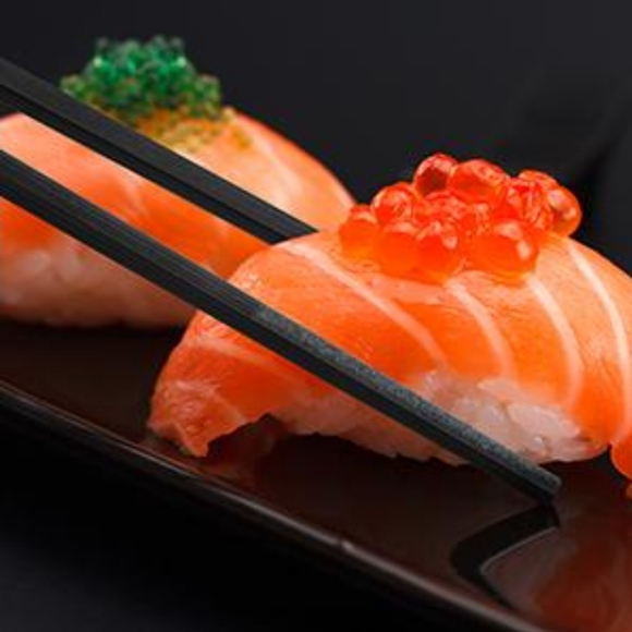 5 Pairs of Chopsticks 🍣 Reusable & Non Slip with Black Cherry Blossom Design - Picture 6 of 10